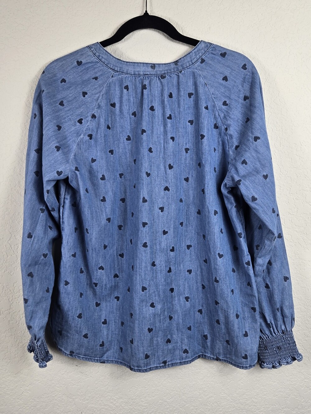 Talbots Chambray Heart Print Button Front Top Smocked Ruffle Cuff Blue M - Picture 4 of 7